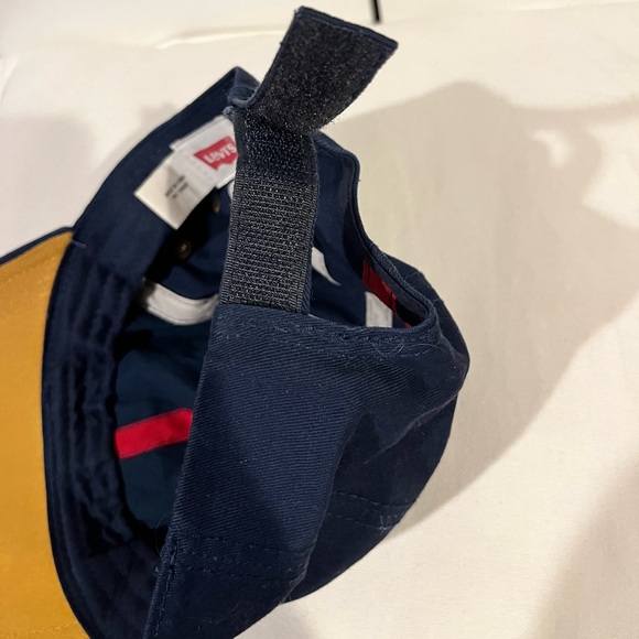 LEVI’S hat - Picture 5 of 5